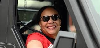 Libertyville Days Parade theme says aloha to Summer 2025