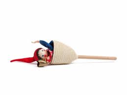 Die personengondel (14 x 11 x 14 cm) ist mit einer türe und 2 sitzbänken ausgestattet. Schweizer Seilbahn Spielzeug Kaufen Kurts Swiss Fair