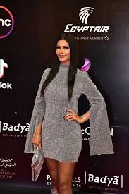 ساندي تشارك صناع فيلم سيدة البحر على السجادة الحمراء في ثاني أيام مهرجان القاهرة صور long sleeve dress sweater dress dresses with sleeves