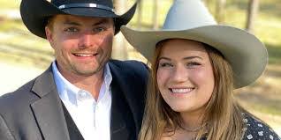 Keri Hester's Instagram, Twitter & Facebook