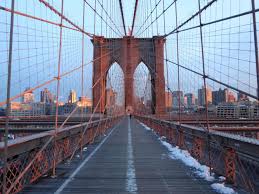 Over the years, the bends claimed the lives of several sandhogs, while others died as a result of more conventional construction accidents, such as collapses, fires and explosions. Brooklyn Bridge Sehenswurdigkeiten In New York City