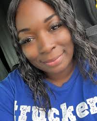 Female Trucker Shares Photos and Experiences