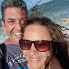 IMPORTANT! Just to make everyone aware! 18th of November (today) at 5:15pm  A white male who looked about 40 approached my car telling me my lights  were out along Rowner road And