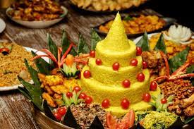 10 Lauk Pendamping Nasi Tumpeng Bikin Sajian Lebih Meriah Halaman All Kompas Com