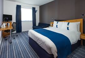 Chicago o'hare airport hotel park sleep and fly packages offered by holiday inn and suites chicago o'hare rosemont from $155/night, with reviews, photos. Holiday Inn Express Nec Hotel Close To The Nec With Park And Fly Deals