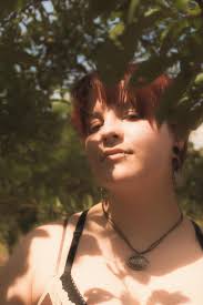 Hi everyone! I'm an amateur photographer in the area! I love to do fantasy  inspired work! I'm doing a deal!! 30 minute sessions, 15 edited photos, for  $30!!! Here is some of