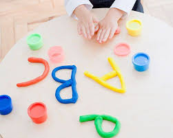 Lletres amb plastilina | Plastilina