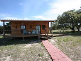 With abundant art galleries and wineries filling this quaint town, it is a perfect weekend getaway for couples. Cabin Vacation Rental In Fredericksburg Texas 82958 Agreatertown