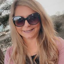 Kim Belden's Instagram, Twitter & Facebook