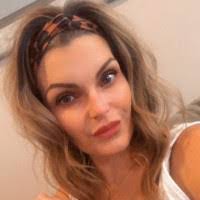 Lynn Sousa's Instagram, Twitter & Facebook