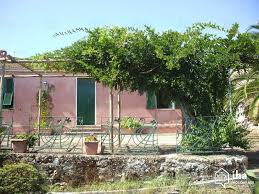 Alghero affitto casa vacanze a 150 metri dal mare più bello del mediterraneo, vicina al centro storico, composta da 3 camere da letto matrimoniali più una singola soggiorno , cucina. Casa In Affitto A Alghero Iha 20199
