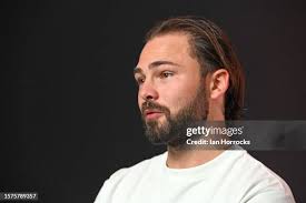 22 Photos & High Res Pictures