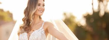 Ihre stylischen schuhe fallen unter diesem brautkleid spitze kurz besonders schön auf. Braut Schleier Fur Deine Hochzeit Hochzeitsrausch Blog