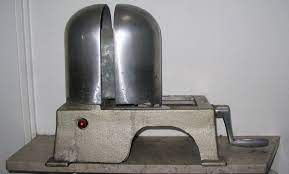 File Electrical Hat Stretcher Germany Jpg Wikimedia Commons