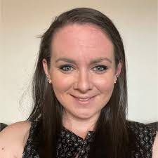 Kara Dowling's Instagram, Twitter & Facebook