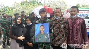 Pasar gombong kebakaran(kab.kebumen) pasar gombong adalah pasar yg besar,dimana proses jual beli dilakukan di sini pasar gombong/pasar wonokrio kab. Fakta Tentang Pratu Firdaus Prajurit Tni Ad Asal Gombong Yang Gugur Di Papua Kebumen Update