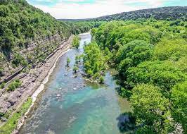 If a guadalupe river getaway with fishing access, great birdwatching, and spectacular views are what you are looking for, look no further! Aktualisiert 2021 Modern River Cabin With The Guadalupe River Right In Your Backyard Ferienhaus In New Braunfels Tripadvisor