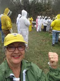Thanks to Kristi & Marc Dart with the help of Thomas McCall for helping the  kids at Bauer Speck Elementary learn a little about Bees & Beekeeping !  #AgAwarenessDay #SaveaBee #GoldenOakHoneyFestival #LoveBees |