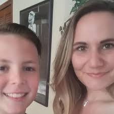 Diane Unger's Instagram, Twitter & Facebook