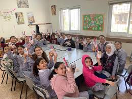 إحياء ذكرى انتفاضة القدس والأقصى هذا اليوم من مدرستنا بنات الياسر داعين  الله سبحانه وتعالى أن يمن على شعبنا وبلادنا بالتحرر من براثن الإحتلال  الغاشم وأن النصر لقريب ان شاء الله كل