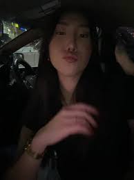 Katrina Shunk's Instagram, Twitter & Facebook