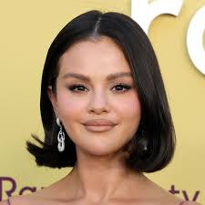 Sarah Jessica Parker Just Got Bangs—And The Whole Thing Is Very Carrie  Bradshaw