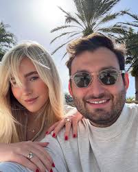 Isabella Capuano's Instagram, Twitter & Facebook