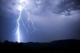 La vigilance jaune orages succède à la pollution à l'ozone. Meteo Risque D Orages Cinq Departements D Occitanie Dont La Haute Garonne Places En Vigilance Jaune Actu Toulouse