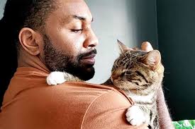 These Orphaned Cats are Lucky to Have Abdul Williams as Their Foster Dad