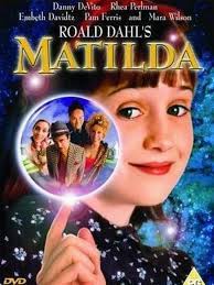 The film stars devito, rhea perlman, pam ferris, embeth davidtz, brian levinson and mara wilson as the title character. Matilda Film 1996 Filmstarts De