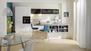 Petite Cuisine En U Avec Table