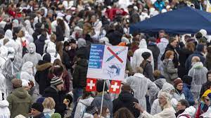 Rapperswil merged lately with the city of jona and is a picturesque town and popular destination for hikers, bikers and families at the weekend in the vincinity of zurich. Corona Demo In Rapperswil Erhalt Absage Von Stadt
