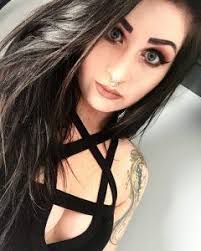 Breaking Barriers: How Middle Tennessee women are reshaping male-dominated  tattoo industry