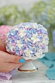 Hydrangea Cakes Cake Decorating Ideas Cakedecorating Weddingcakes In 2020 Hydrangea Cake Miniature Cake Cake Decorating