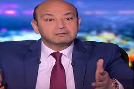 ولد في سوهاج لعائلة قبطية. Mu0jmstrahxtym