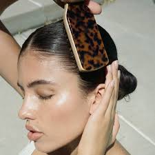 Mini Boar Bristle Hair Brush in Tortoise ‐ Emi Jay