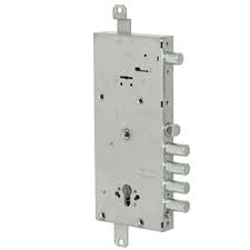 Le porte blindate delle nostre abitazioni, negli ultimi anni, hanno subito una notevole trasformazione, in special modo per quanto riguarda le serrature. Serratura A Doppia Toppa Plurifunzione