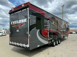 Perfect for first time and seasoned campers alike, a modern residential living space is easy to call your home away from home. 2013 Heartland Cyclone 4014 Toy Hauler True Rv True Rv