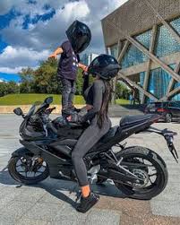 Ao saber como surgiu o dia do motociclista, olhamos para o passado para compreender o presente e, assim, pensar melhor no que queremos para o futuro. Mujeres En Moto