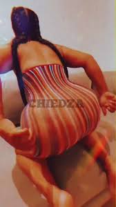 Zimbabwe porn babe chiedza twerking in a short dress! – Mzansi247