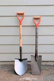 The Home Gardener S Guide To Shovels And Spades Garden Therapy Shovel Shovels And Spades Gardening Shovel