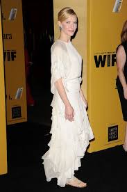 Cate Blanchett Proves That Flat Shoes Totally Work With A Formal Gown Fashion Dresses Formal Gowns
