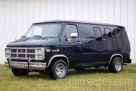 Oldtimer Gmc Vandura 2500 Von 1983 Mieten Film Autos Com Oldtimer Amerikanische Oldtimer Fahrzeuge