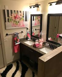 Pin Wifeofsosa Bathroom Decor Apartment Bathroom Makeovers On A Budget Restroom Decor