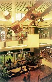 Cielo Vista Mall El Paso Circa 1986 Credit Dena Hirsch Union Of Eagles El Paso Juarez 1987 Hat Tip To Mario Mcx And Remember Dead Malls El Paso Vista