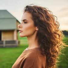 10.000 + Posa Laterale e Donna immagini gratis