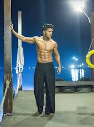 Abcd 2 Checkout Varun Dhawan S Hot Six Pack Body Varun Dhawan Body Varun Dhawan Varun