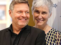 Robert Habecks Biografin: Über ihm angedichtete Affären lacht seine Frau