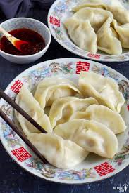 In a bowl, mix the flour and 1 cup boiling water until a soft dough forms. Pork Dumpling With Napa Cabbage çŒªè‚‰ç™½èœæ°´é¥º Red House Spice