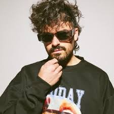 Vincent Parr's Instagram, Twitter & Facebook